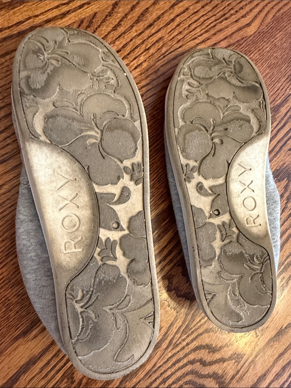 Roxy Sol women’s Grey slip on Sneaker w/ Rose-Gold Accents and cushioned footbed - Picture 3 of 3